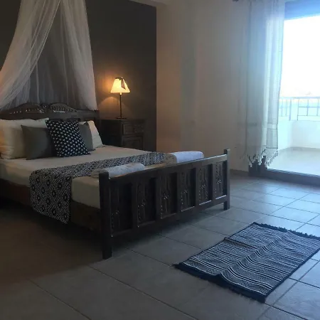 Elegant Villas 2/2 *
